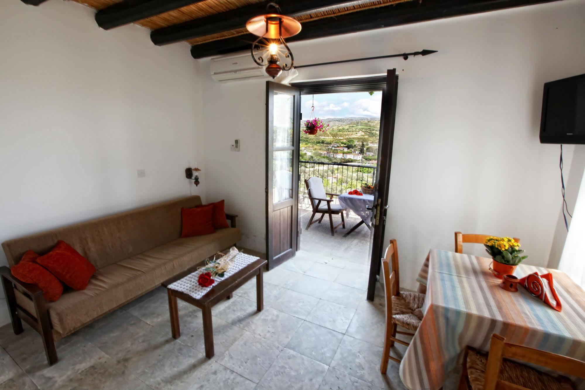 Leonidas Village Houses Γουδί Εξωτερικό φωτογραφία