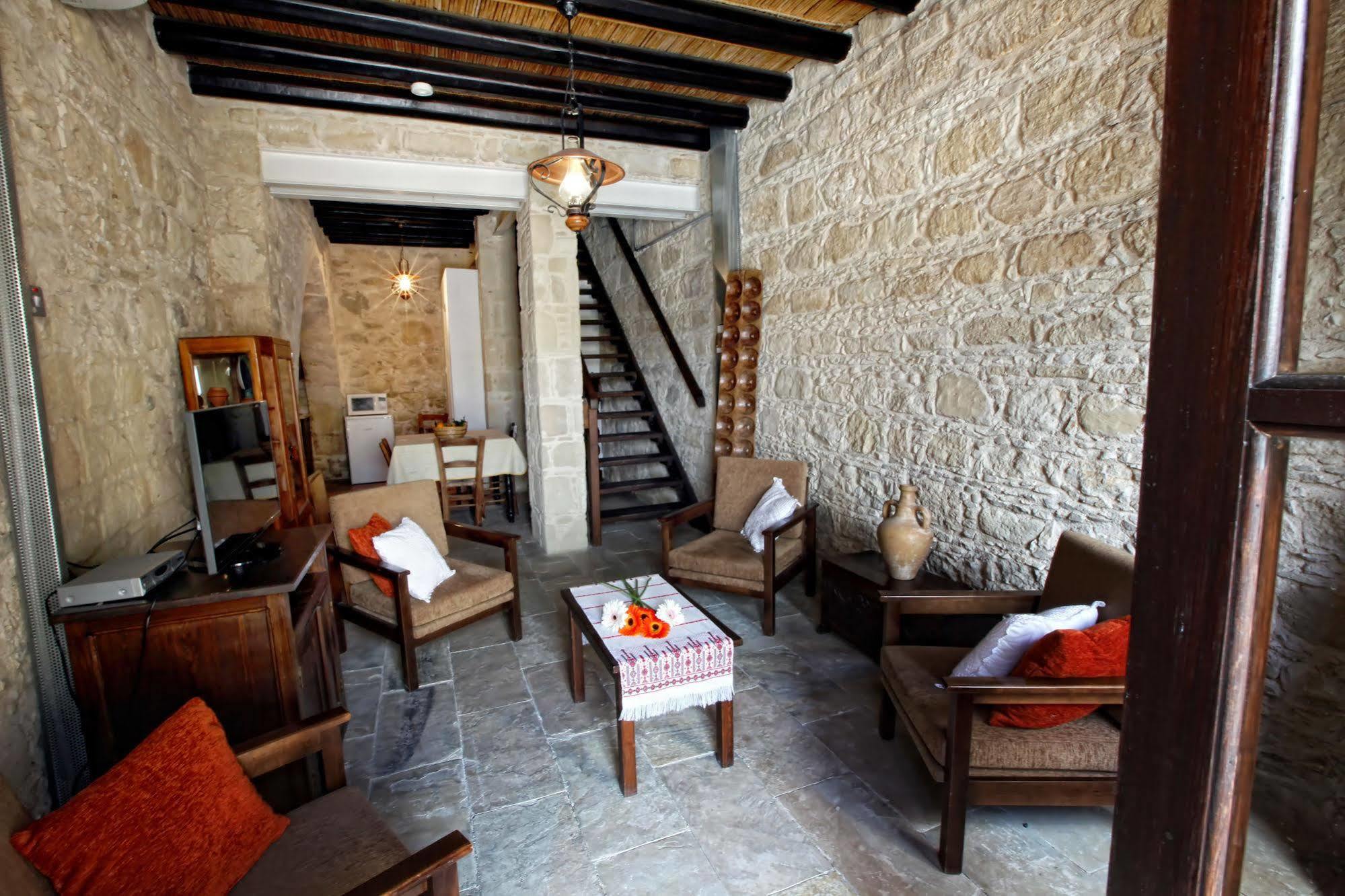 Leonidas Village Houses Γουδί Εξωτερικό φωτογραφία