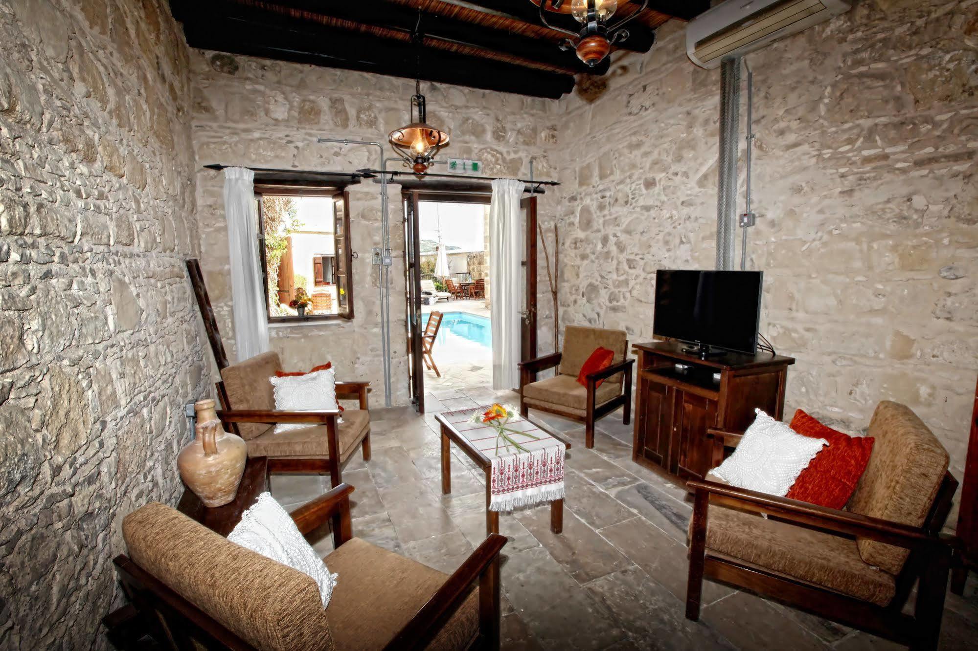 Leonidas Village Houses Γουδί Εξωτερικό φωτογραφία