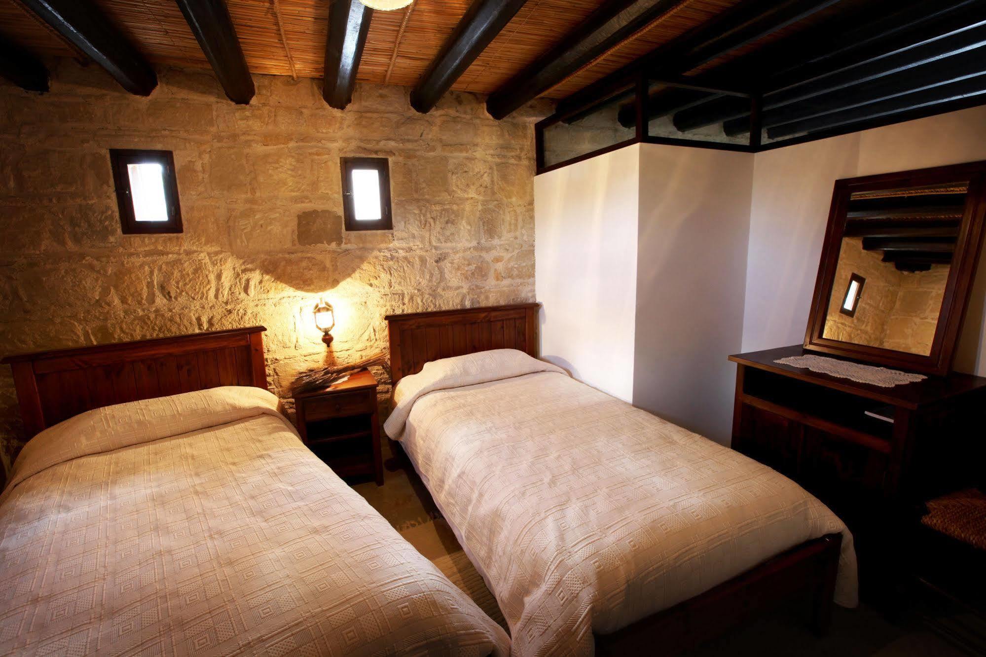 Leonidas Village Houses Γουδί Εξωτερικό φωτογραφία