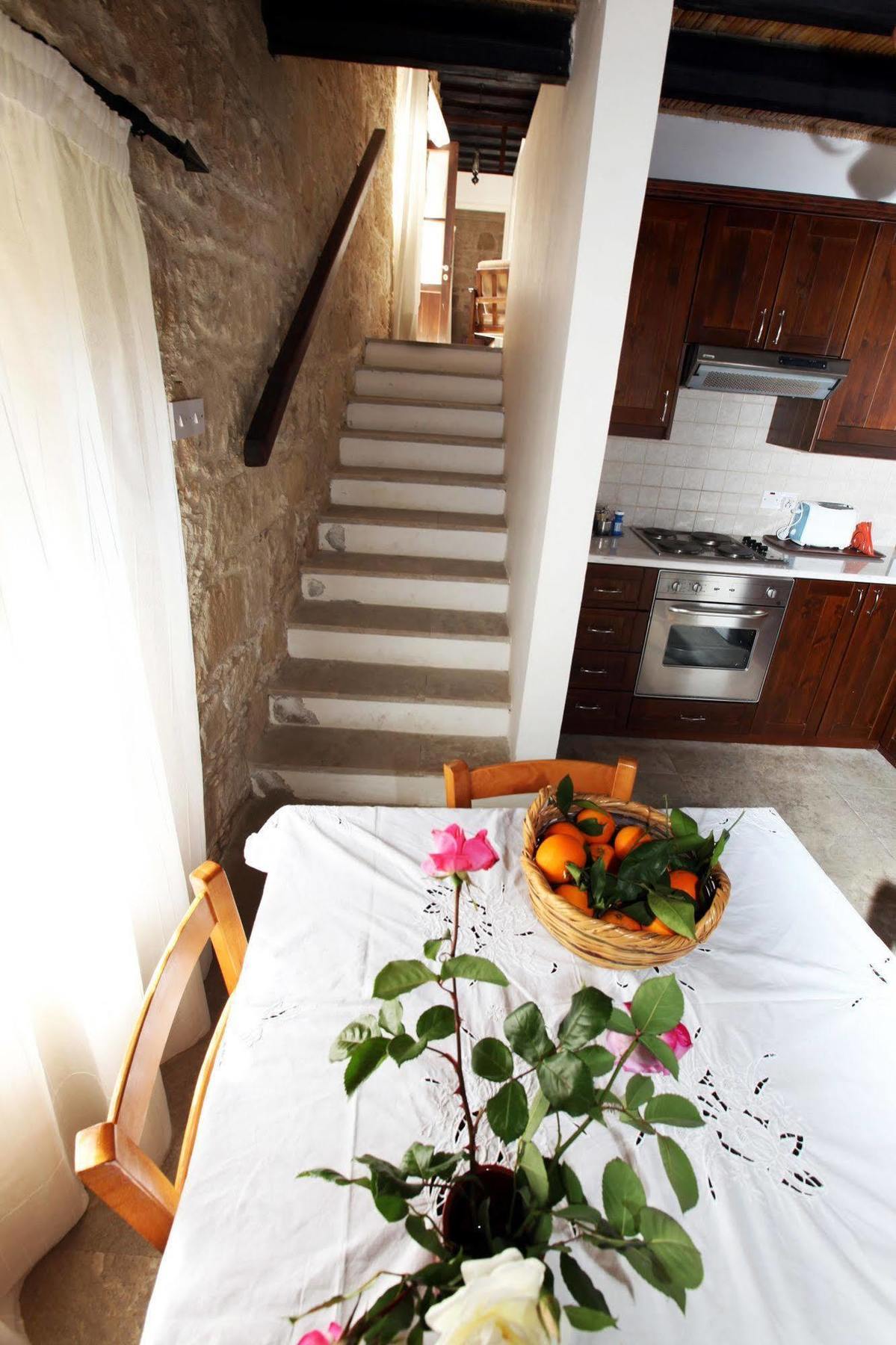 Leonidas Village Houses Γουδί Εξωτερικό φωτογραφία